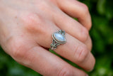Bague avec labradorite blanche