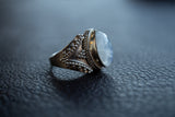 Bague avec labradorite blanche (pierre de lune arc-en-ciel)