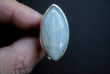 Bague avec labradorite blanche (pierre de lune arc-en-ciel)