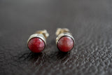 Boucles d'oreilles tige avec rubis naturelles