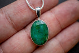 Pendentif avec émeraude ovale