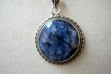Pendentif ethnique rond en saphir naturel et argent 925 (grand)