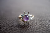 Silberring mit sonnenförmigem Amethyst