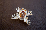 Broche avec Ambre Cognac en Forme de Grenouille