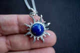 Pendentif avec lapis lazuli en forme de soleil (Grand)