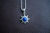 Pendentif avec lapis lazuli en forme de soleil (Moyen)