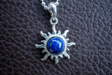 Pendentif avec lapis lazuli en forme de soleil (Moyen)