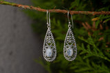 Boucles d'oreilles avec labradorites blanches (pierre de lune arc-en-ciel) en argent 925