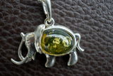 Pendentif Élégant en Forme d'Éléphant en Argent 925 avec Ambre vert (grand)