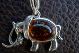 Pendentif Élégant en Forme d'Éléphant en Argent 925 avec Ambre Cognac (Grand)