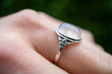 Bague en argent avec quartz rose ovale