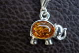 Pendentif Élégant en Forme d'Éléphant en Argent 925 avec Ambre Cognac (petit)