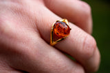Bague avec ambre cognac