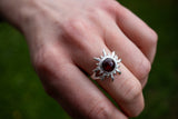 Bague avec ambre cerise en forme de soleil (Grand)