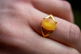 Bague avec ambre jaune
