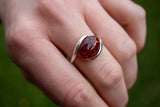 Bague ovale horizontale avec ambre cognac (Grand)