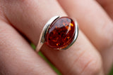 Bague ovale horizontale avec ambre cognac (Grand)