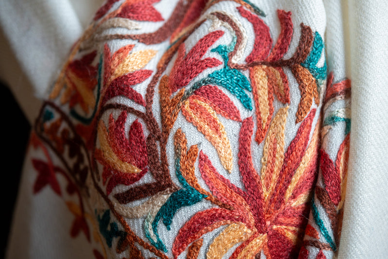 Écharpe en laine brodé