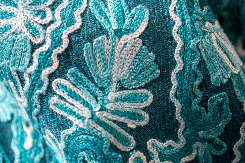 Châle en Laine Brodé « Ari work »