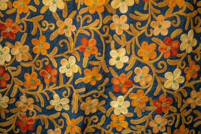 Châle en Laine Brodé « Ari work »