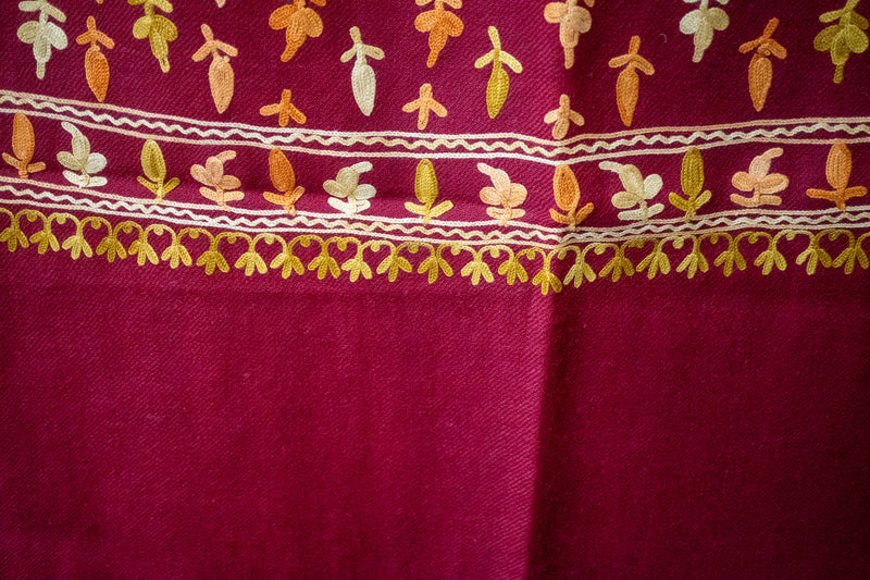 Châle en Laine Brodé « Ari work »