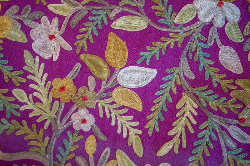 Châle en Laine Brodé « Ari work »