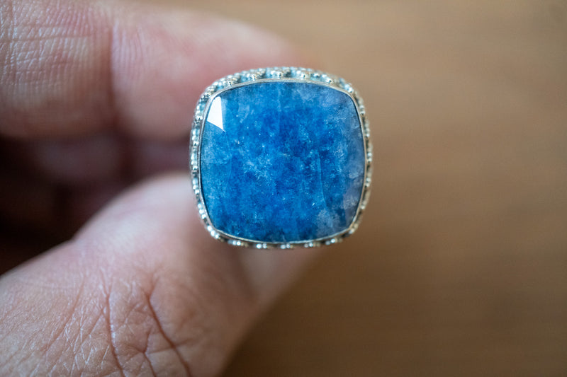 Ring aus natürlichem Saphir und 925er Silber