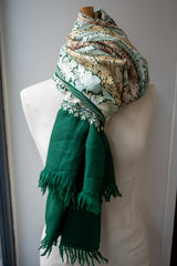 Châle en Laine Brodé « Ari work »