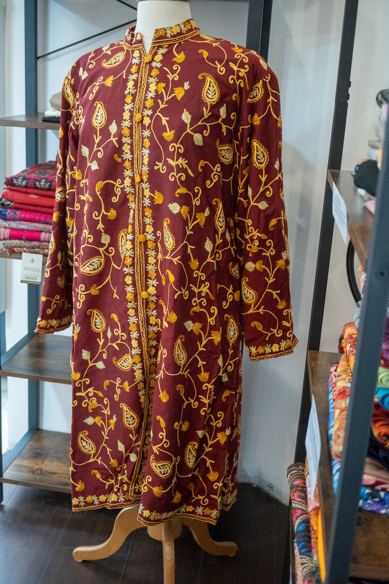 Bestickte Seidenjacke