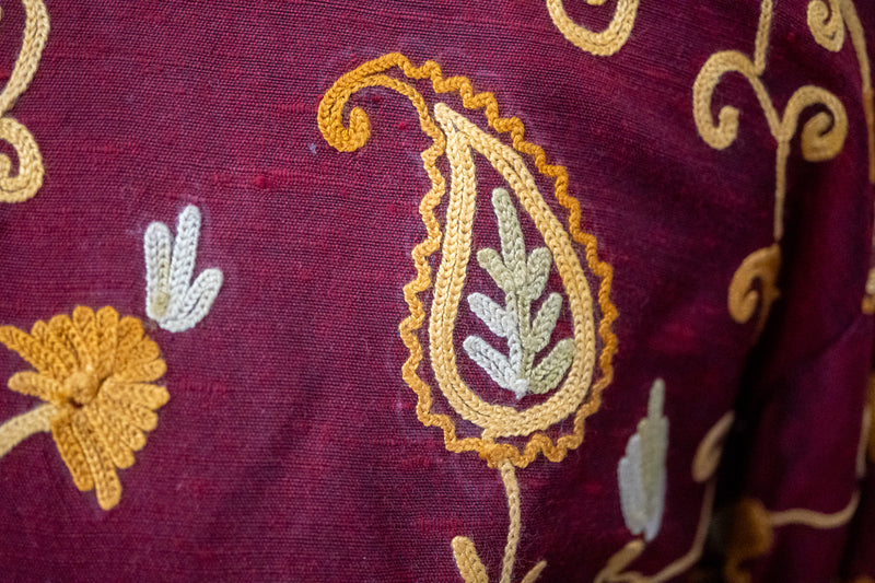 Bestickte Seidenjacke