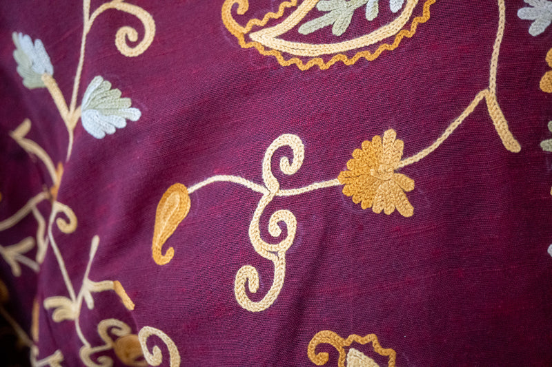 Bestickte Seidenjacke