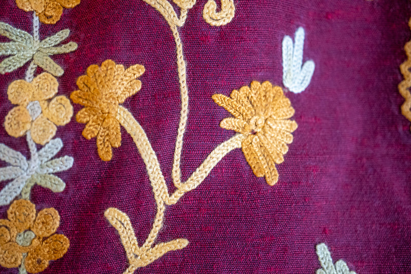 Bestickte Seidenjacke