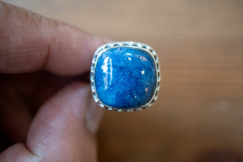 Bague ethnique en saphir naturel ovale 18 mm – Argent 925