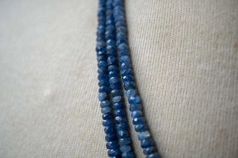 Collier trois rangs en saphirs naturels facettés – Argent 925