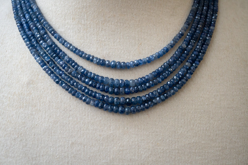 Collier cinq rangs en saphirs naturels facettés – Argent 925 ajustable