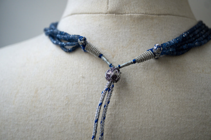 Collier cinq rangs en saphirs naturels facettés – Argent 925 ajustable