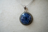 Pendentif ethnique rond en saphir naturel et argent 925 (grand)