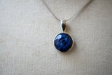 Pendentif rond avec saphir naturel et argent 925