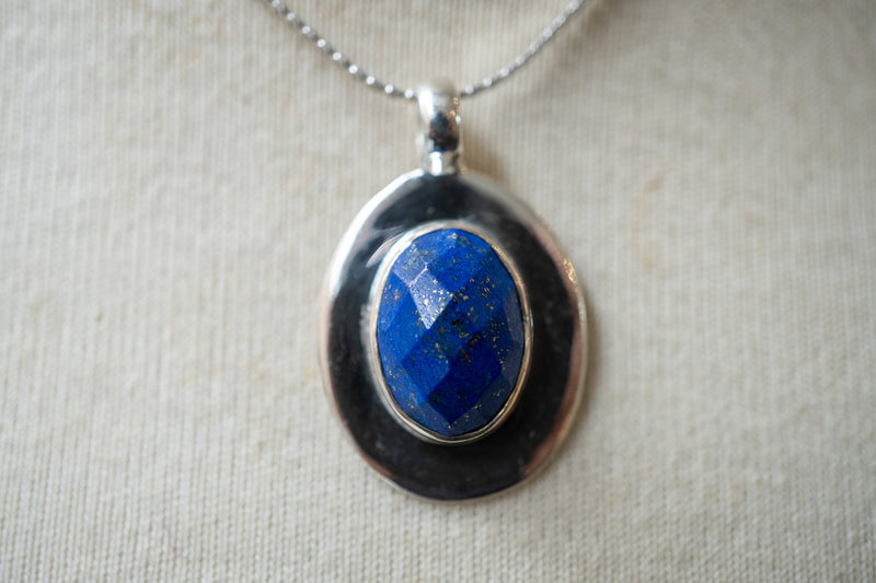 Pendentif en lapis-lazuli