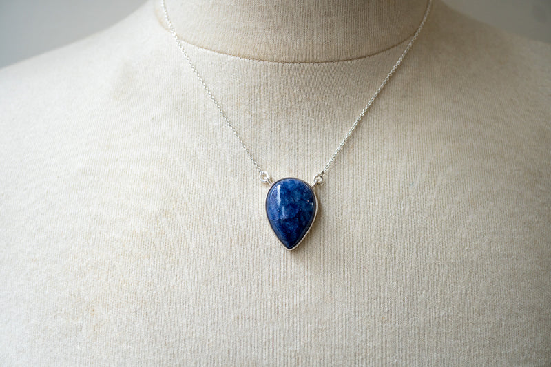 Collier en saphir naturel et argent 925