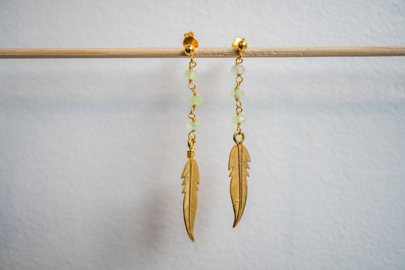 Boucles d'oreilles en préhnites et argent 925 plaqué or en forme de feuilles