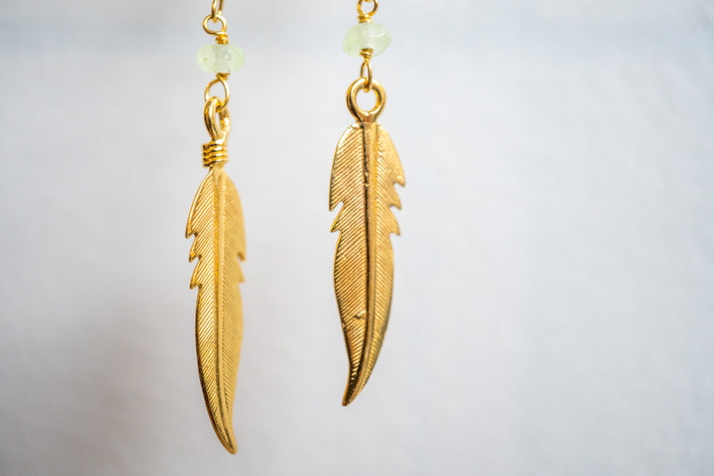 Boucles d'oreilles en préhnites et argent 925 plaqué or en forme de feuilles