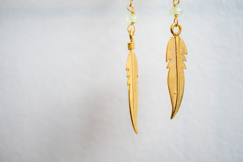 Boucles d'oreilles en préhnites et argent 925 plaqué or en forme de feuilles