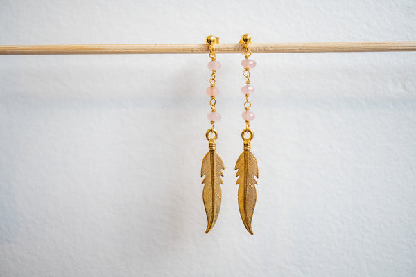 Boucles d'oreilles en quartz rose et argent 925 plaqué or en forme de feuilles