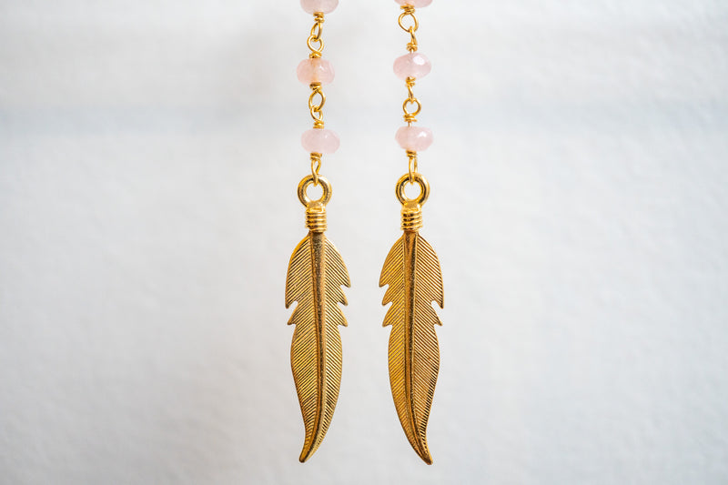 Boucles d'oreilles en quartz rose et argent 925 plaqué or en forme de feuilles