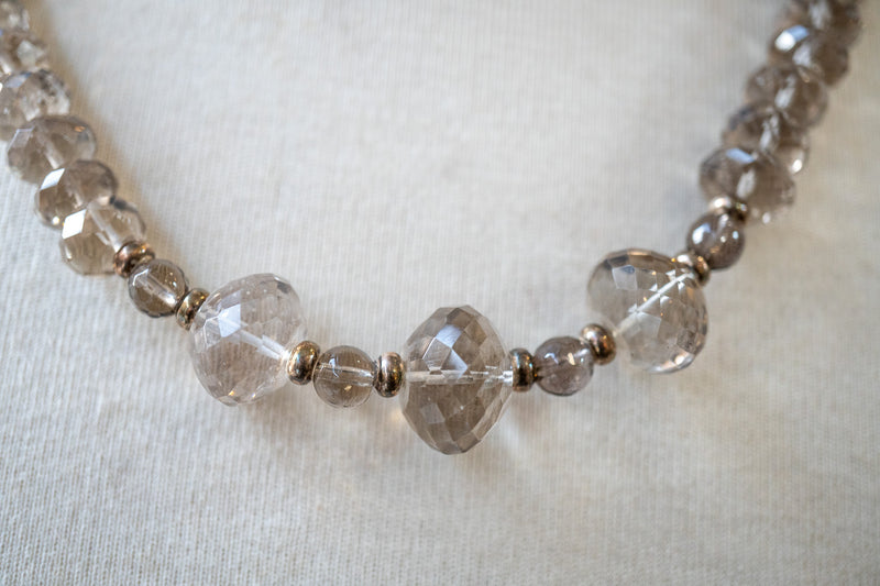 Collier en quartz fumé facetté – perles naturelles et argent 925