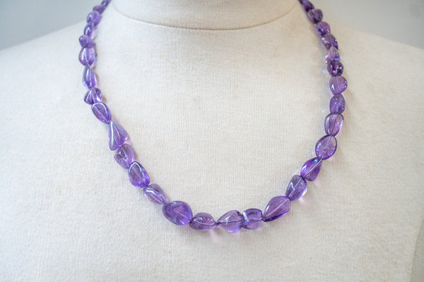 Collier avec améthystes naturelles de la Zambie