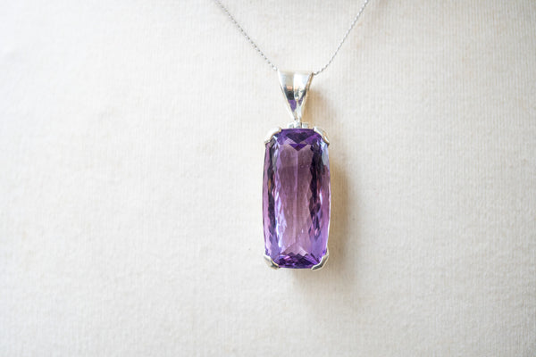 Pendentif en améthyste facettée en argent 925