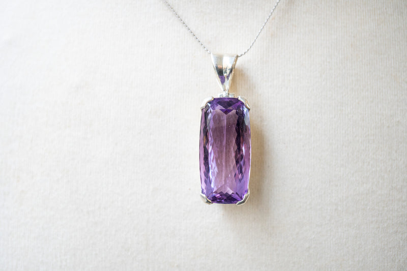 Pendentif en améthyste facettée en argent 925