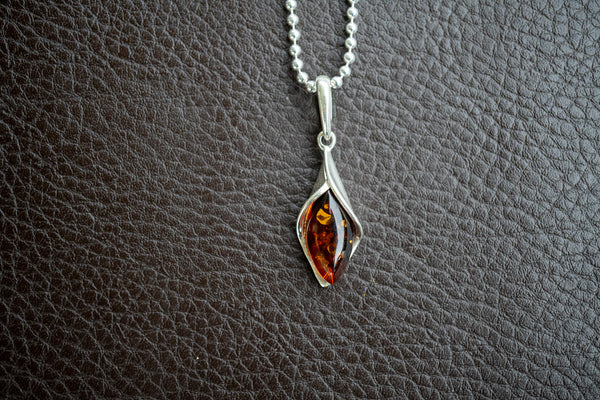 Pendentif en Argent 925 avec Ambre cognac de la Mer Baltique